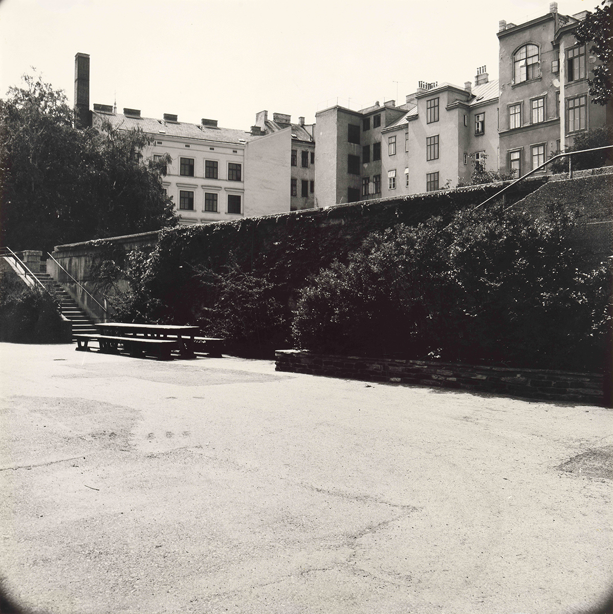 Abbildung 2: Luftschutzbunker Schönbornpark, um 1985; pos/68475/002 © Volkskundemuseum Wien